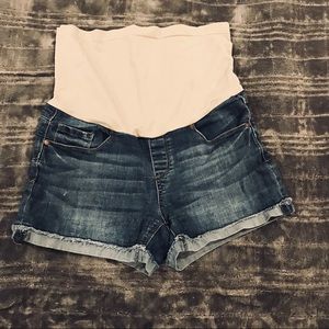 Maternity shorts